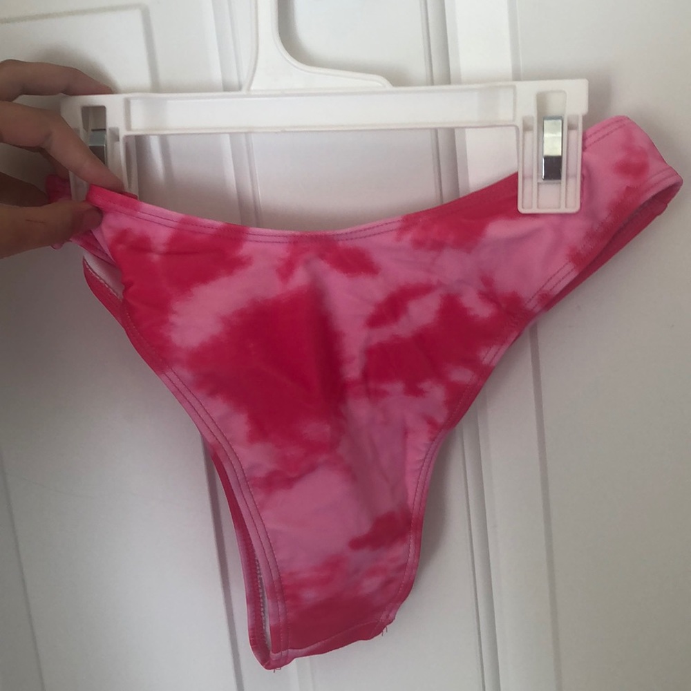SHEIN PINK TIE DYE BIKINI SET 💗 BRAND NEW - Picture 3 of 3